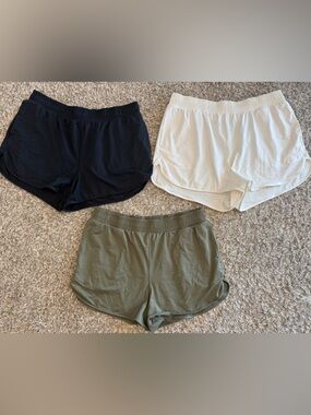 Women’s XL All In Motion Shorts